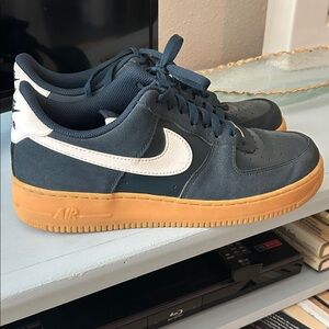Nike AF1 LV8 Armory Navy/White  Gum Sole